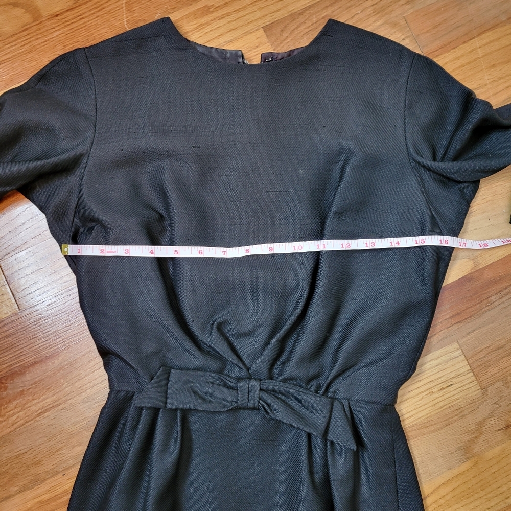 Vintage 1950s Neiman Marcus Elegant Black Dress With Bow Detail On Front - Picture 14 of 16